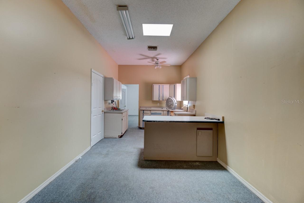 2820 Howland Blvd Property Photo 33
