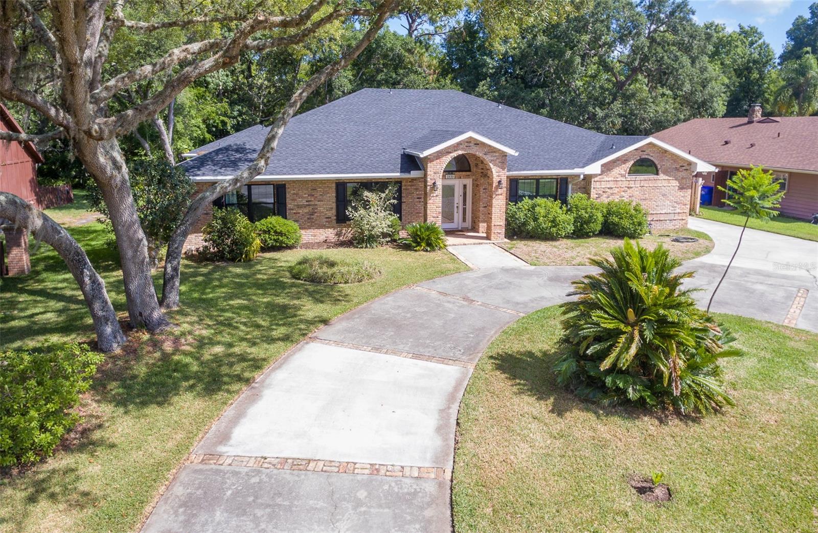 1839 Spruce Creek Blvd Property Photo 1