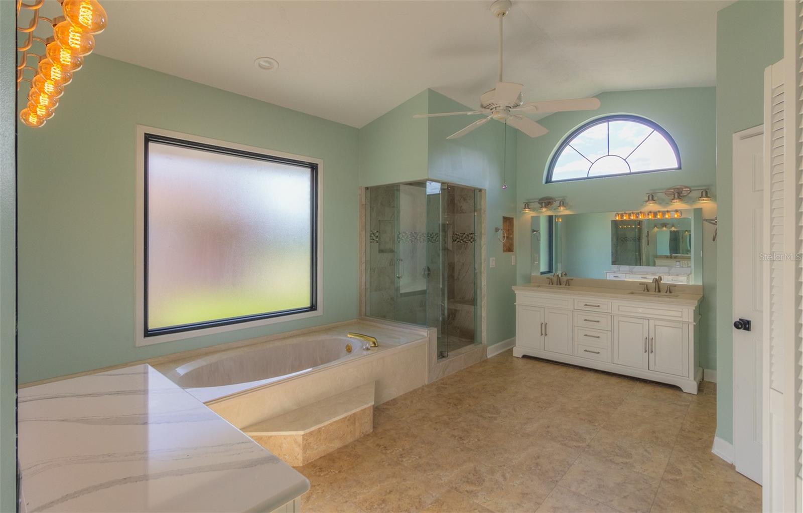 1839 Spruce Creek Blvd Property Photo 23