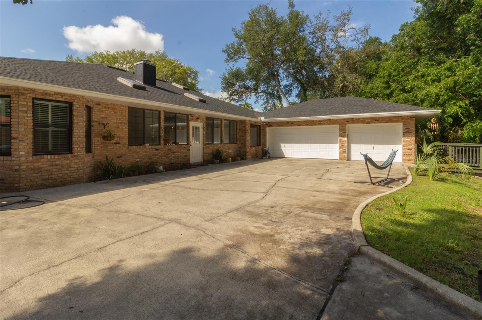 1839 Spruce Creek Blvd Property Photo 29