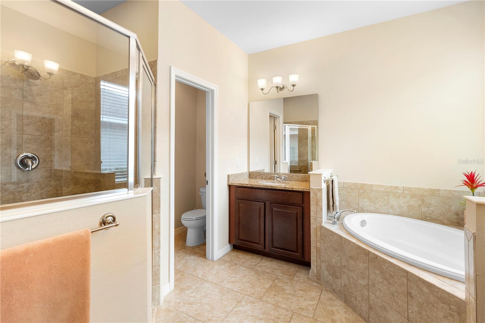 509 W Victoria Trails Blvd Property Photo 31