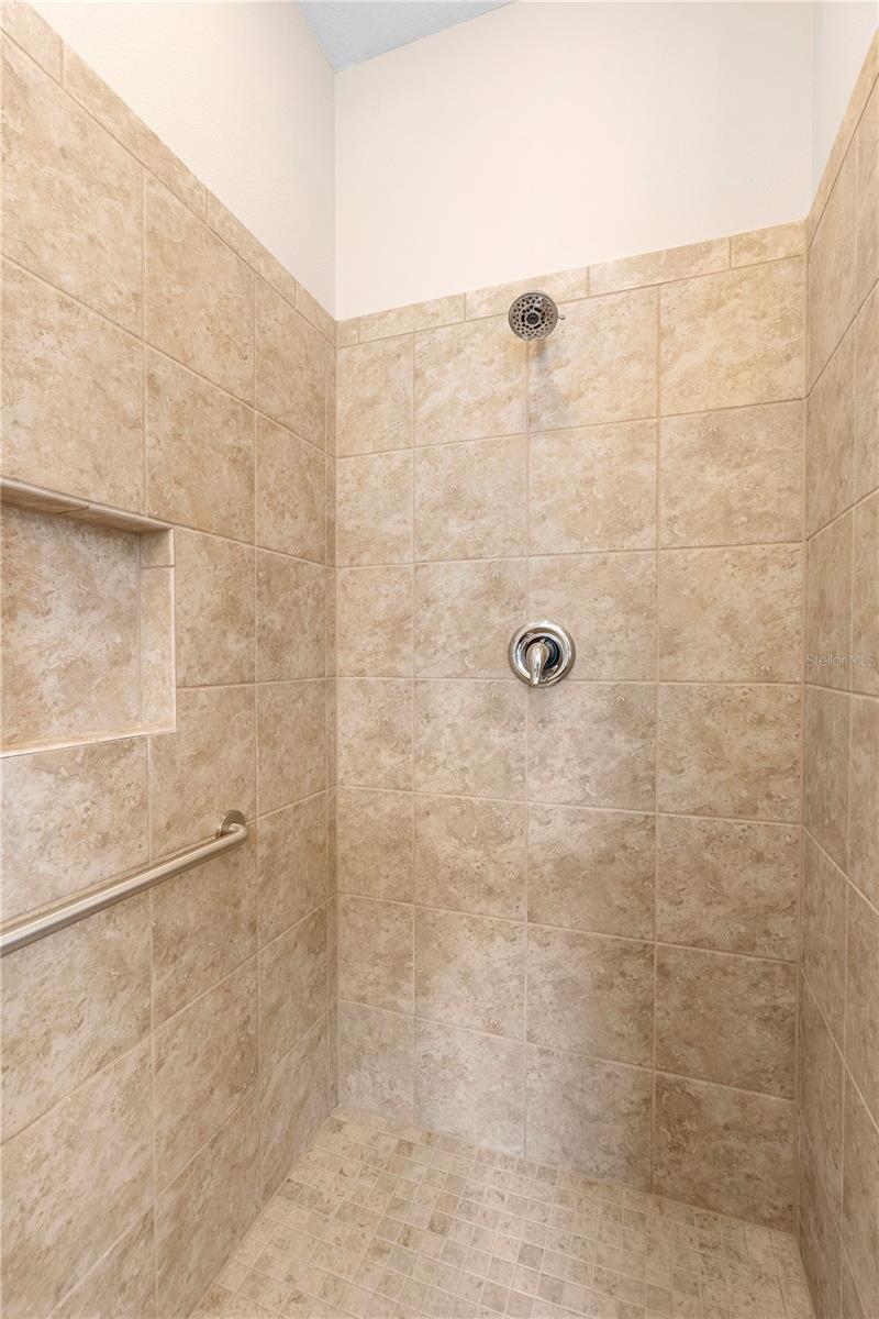 509 W Victoria Trails Blvd Property Photo 33