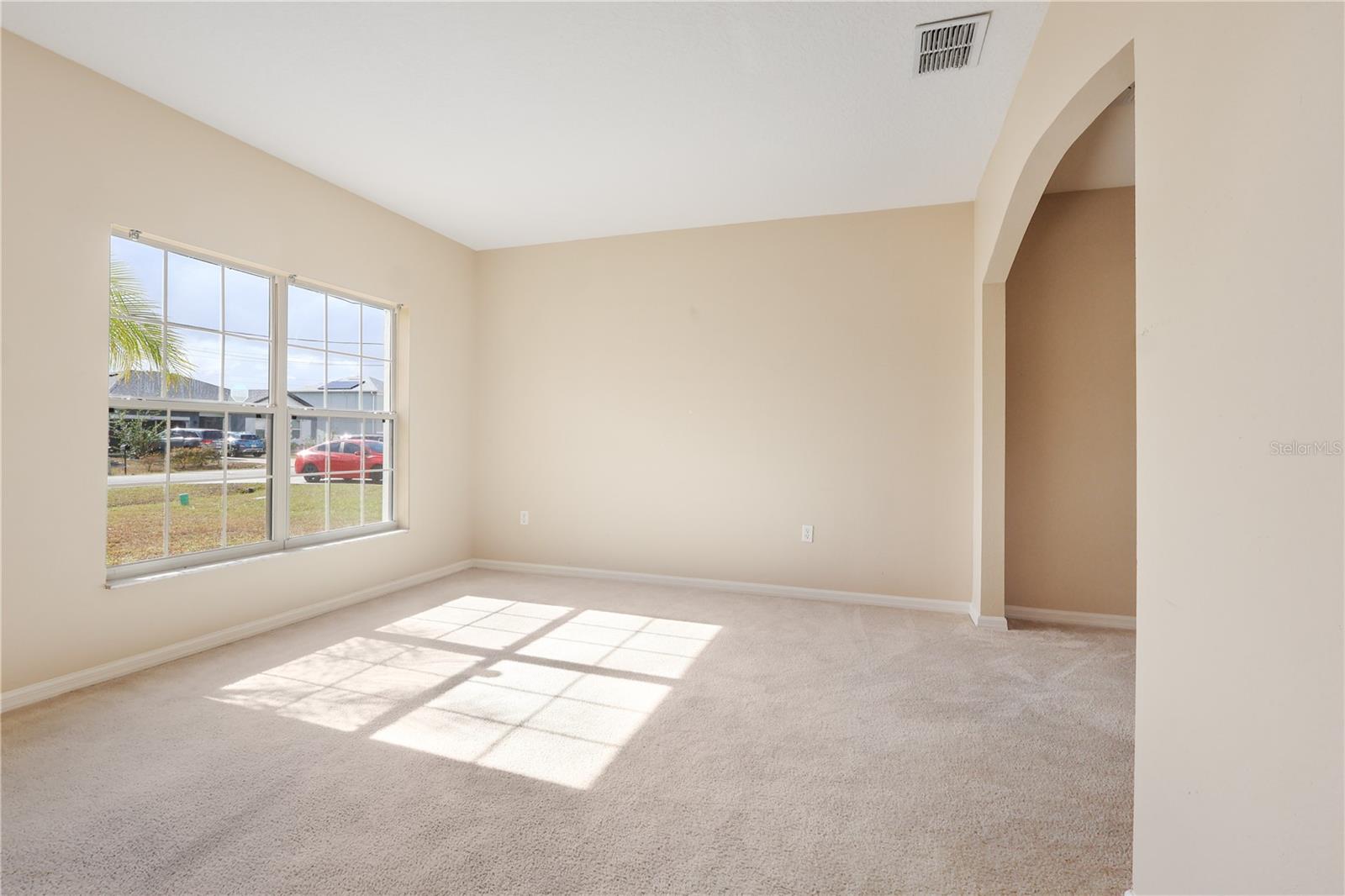 196 Athabasca Dr Property Photo 2
