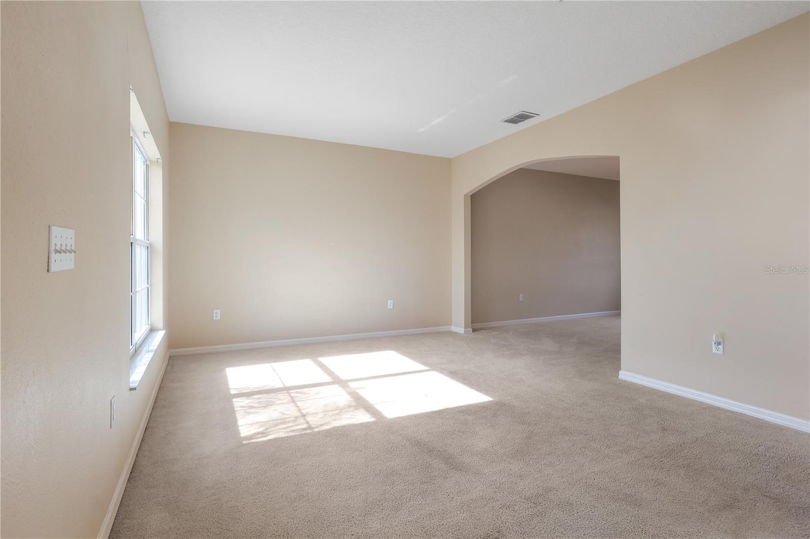 196 Athabasca Dr Property Photo 3
