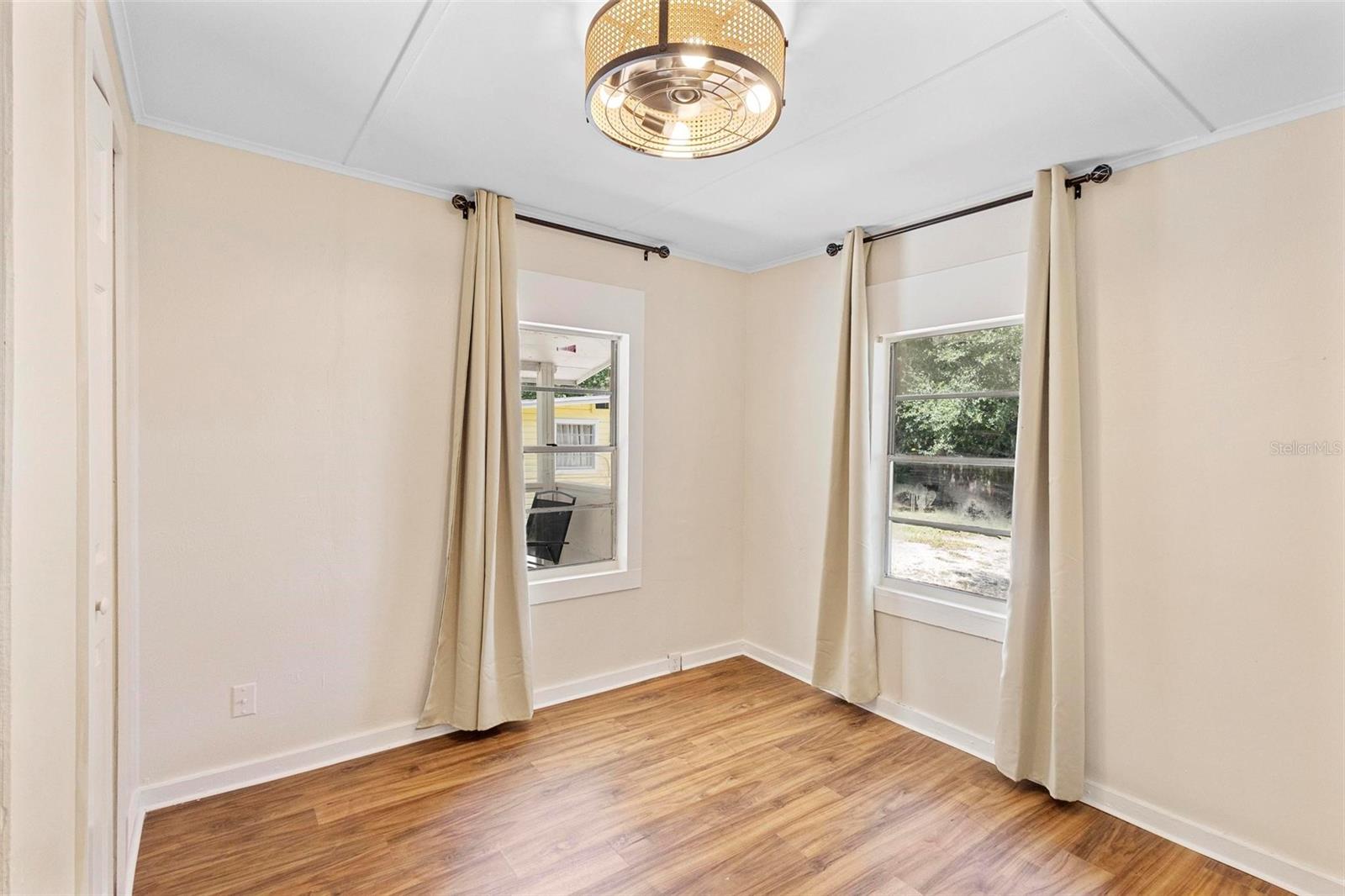 409 W Beresford Ave Property Photo 18