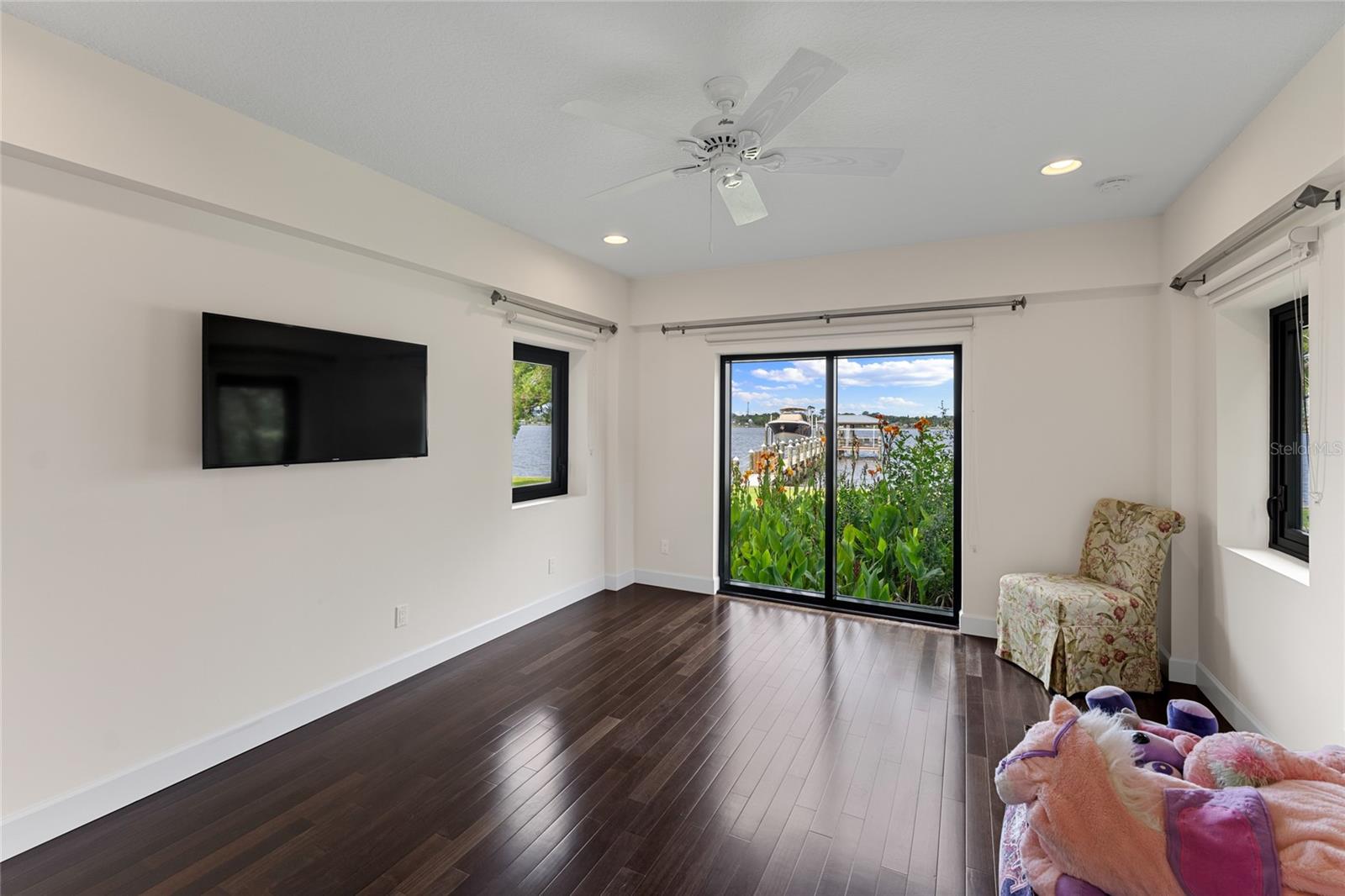 200 John Anderson Dr Property Photo 36