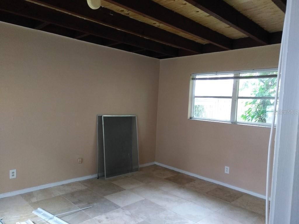 724 N Oleander Ave Property Photo 17