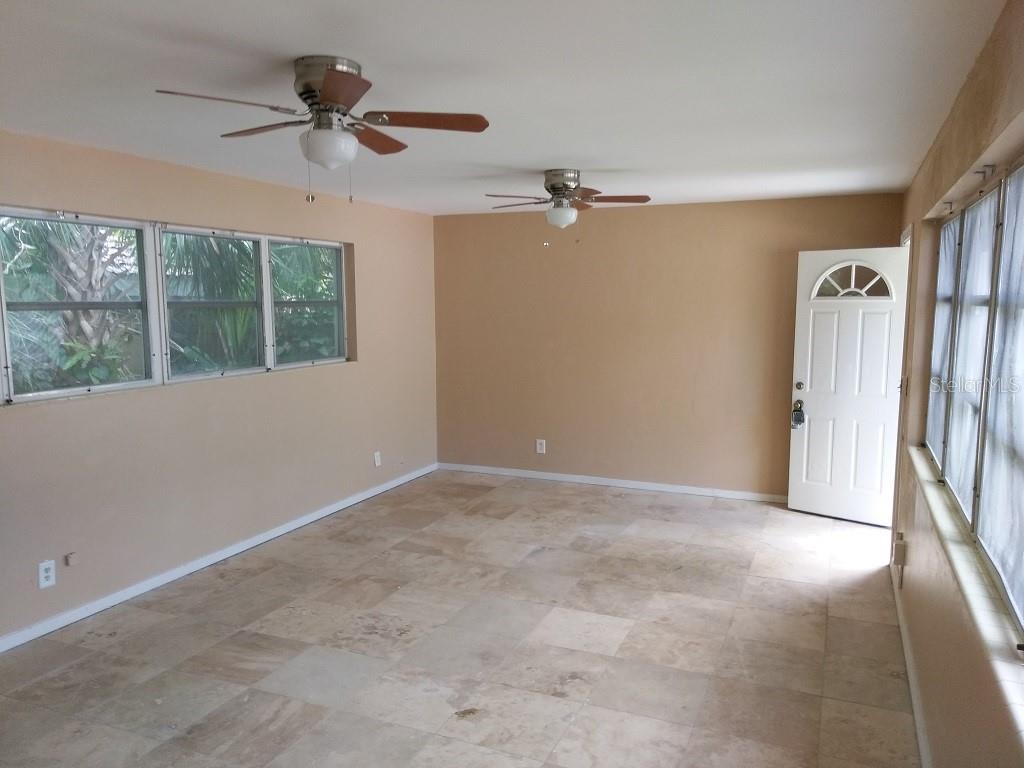 724 N Oleander Ave Property Photo 36