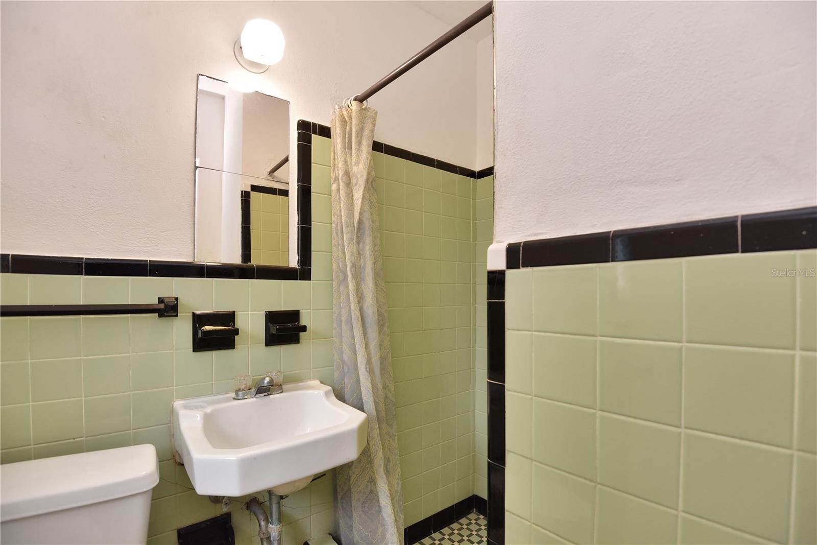1028 Ridgewood Ave Property Photo 31