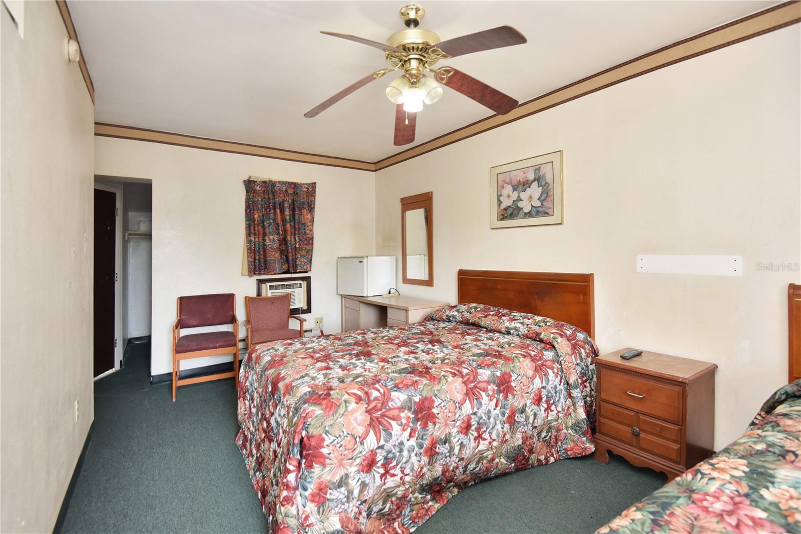 1028 Ridgewood Ave Property Photo 37