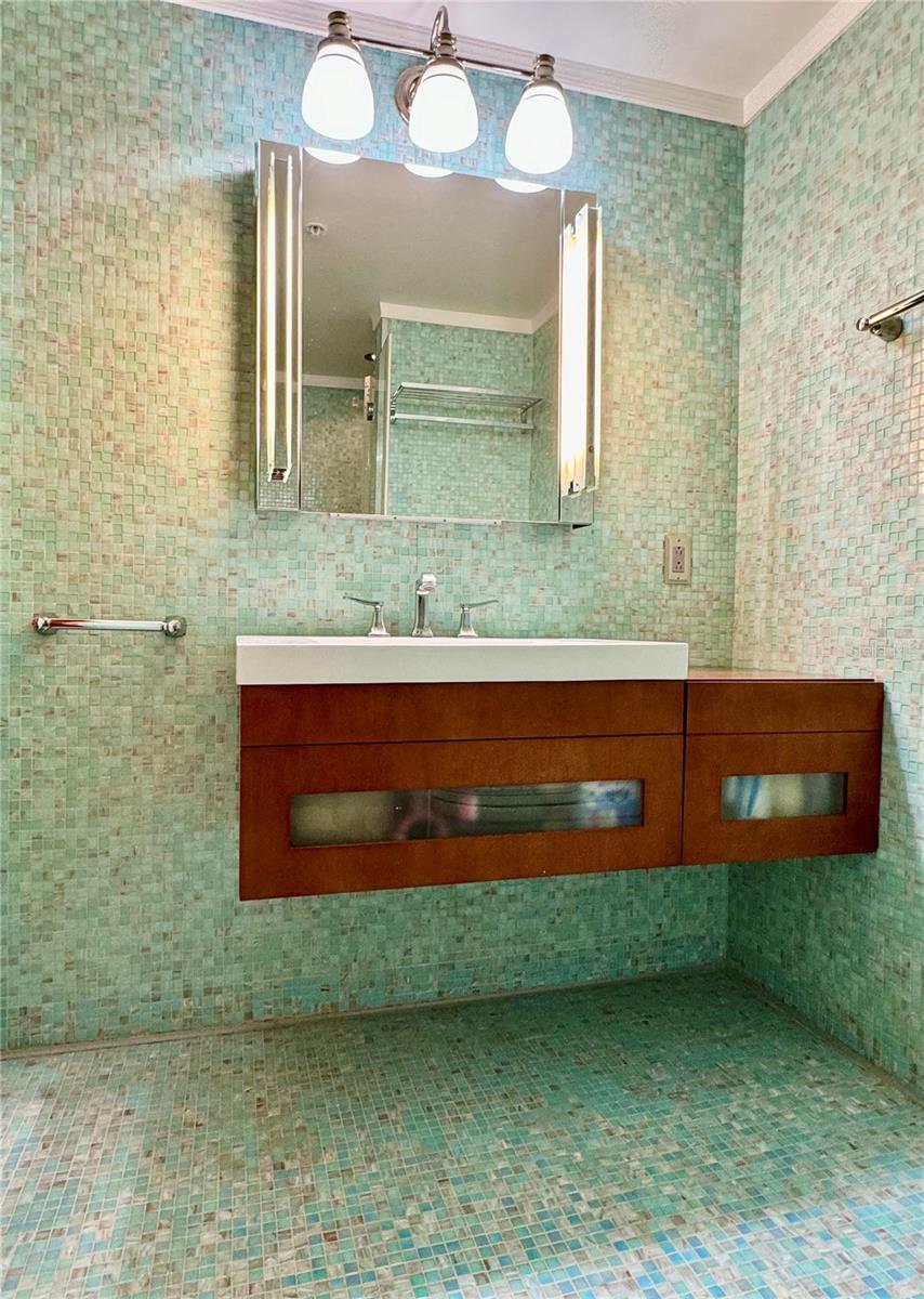 1500 Ocean Dr #905 Property Photo 25