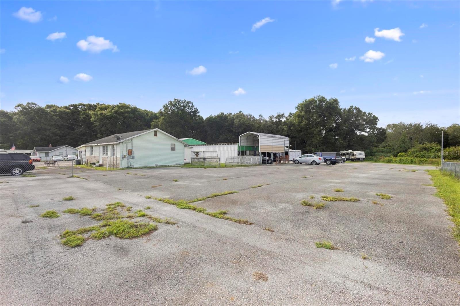 2480 N Woodland Blvd Property Photo 18
