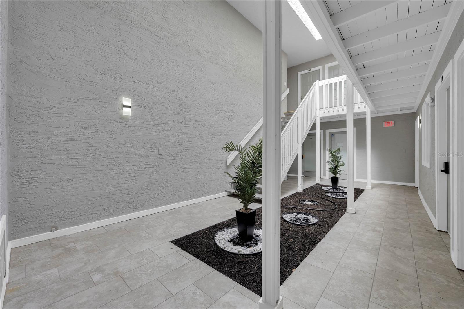 452 Osceola St Property Photo 8