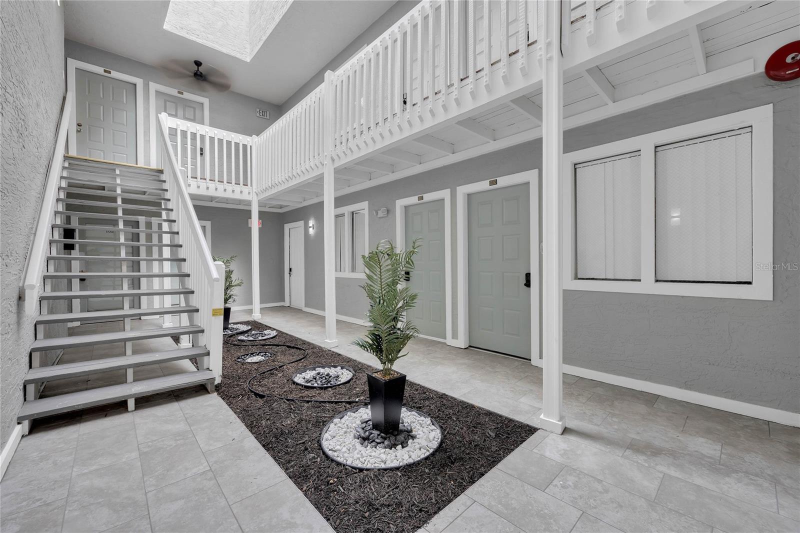 452 Osceola St Property Photo 9