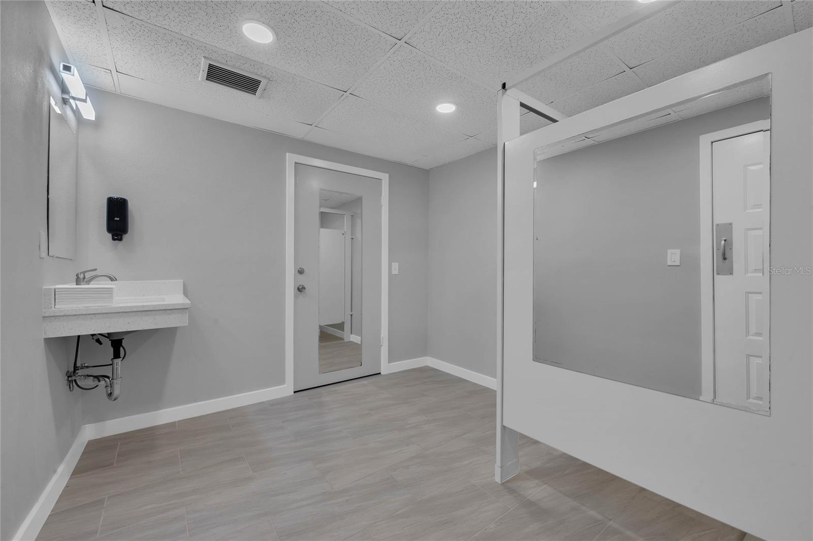 452 Osceola St Property Photo 12
