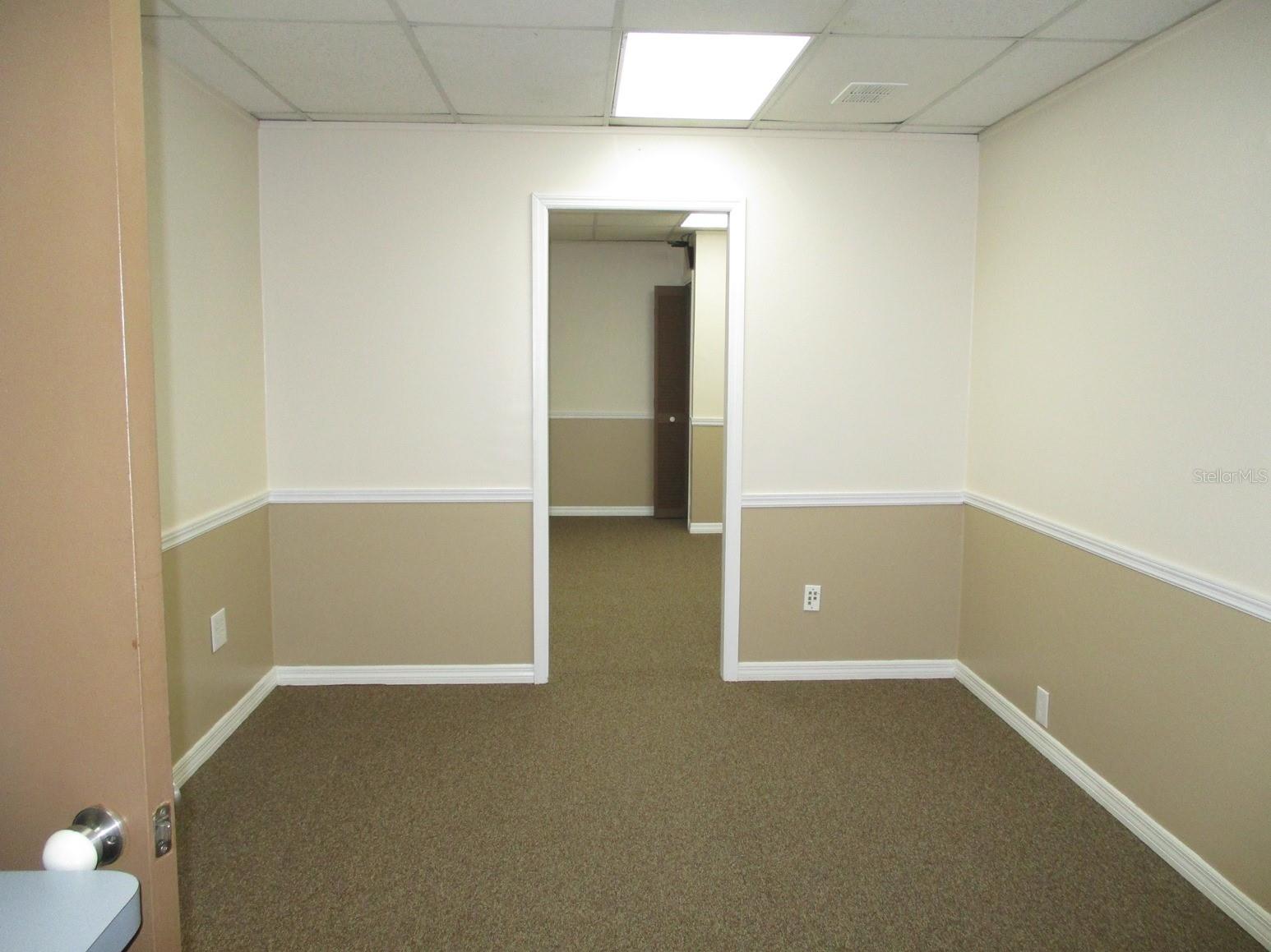 2425 S Volusia Ave #b1 Property Photo 6