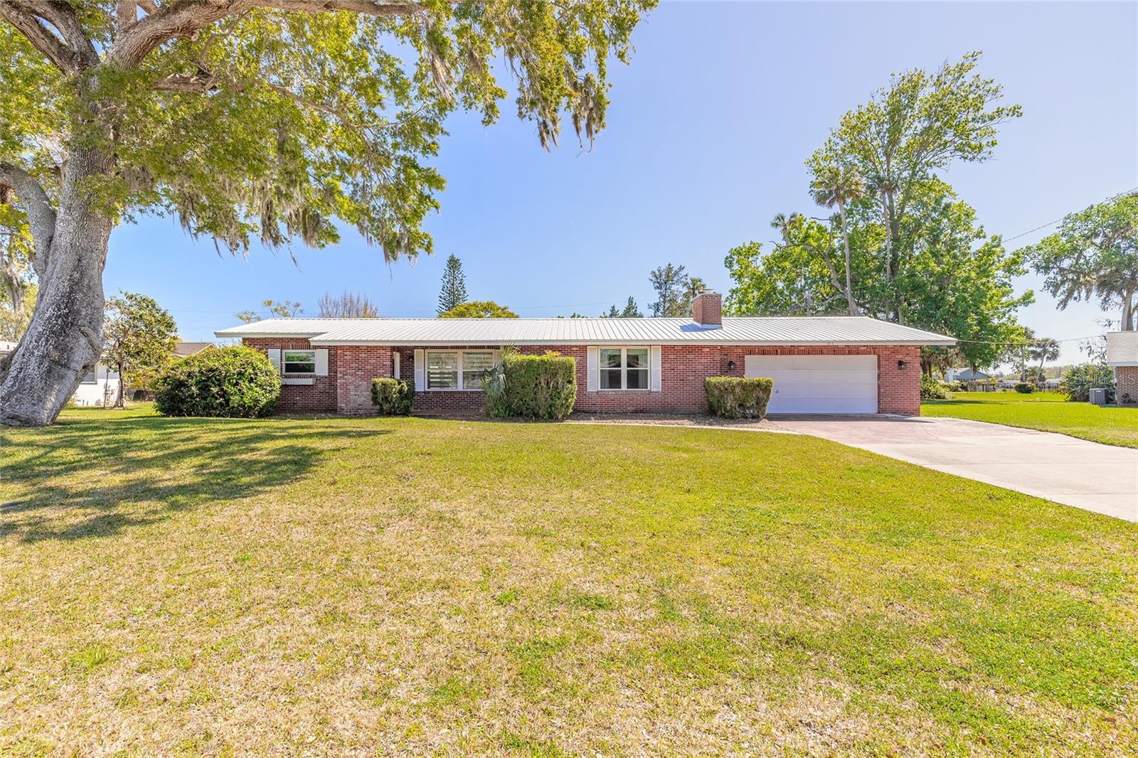 953 Pineapple Rd Property Photo