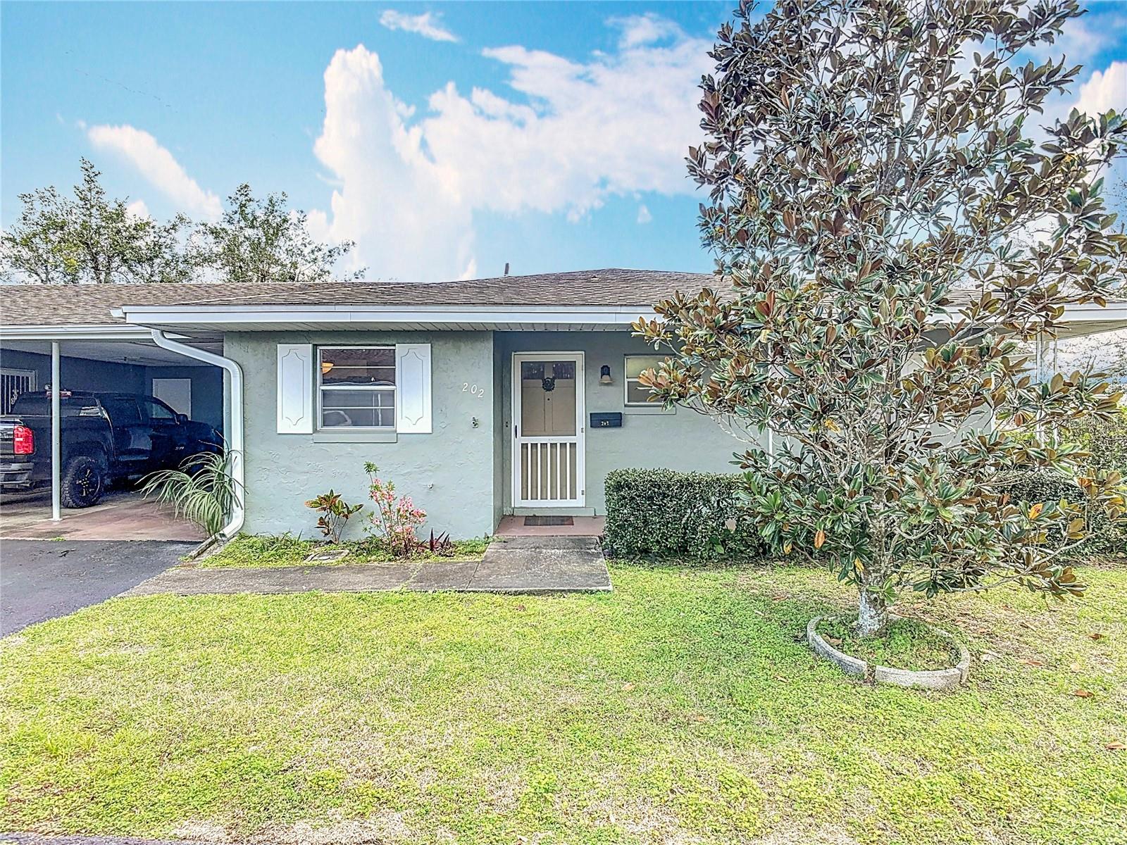 202 OAKLEIGH DR #90 Property Photo 1