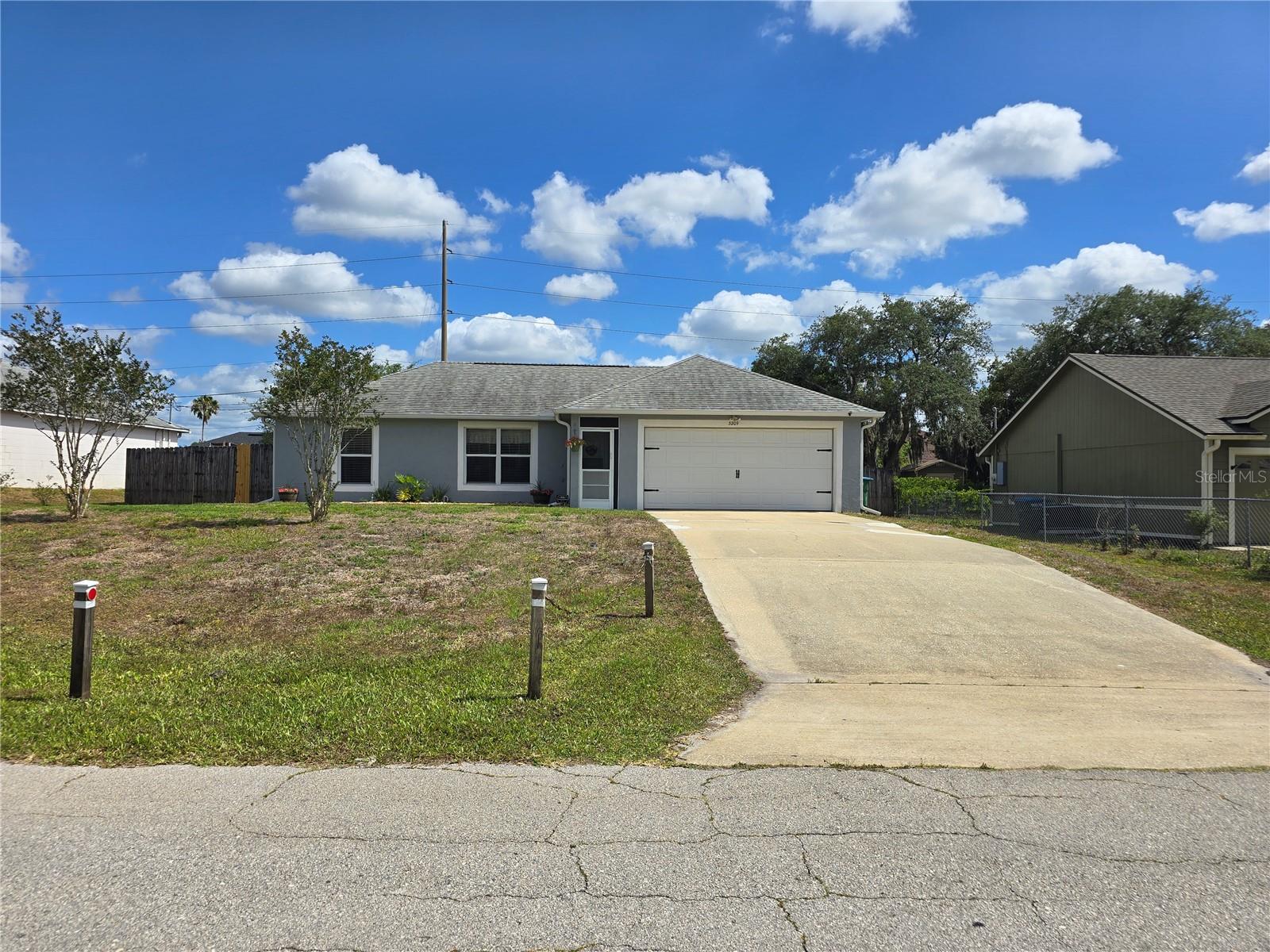 3209 S Dorchester Dr Property Photo 1