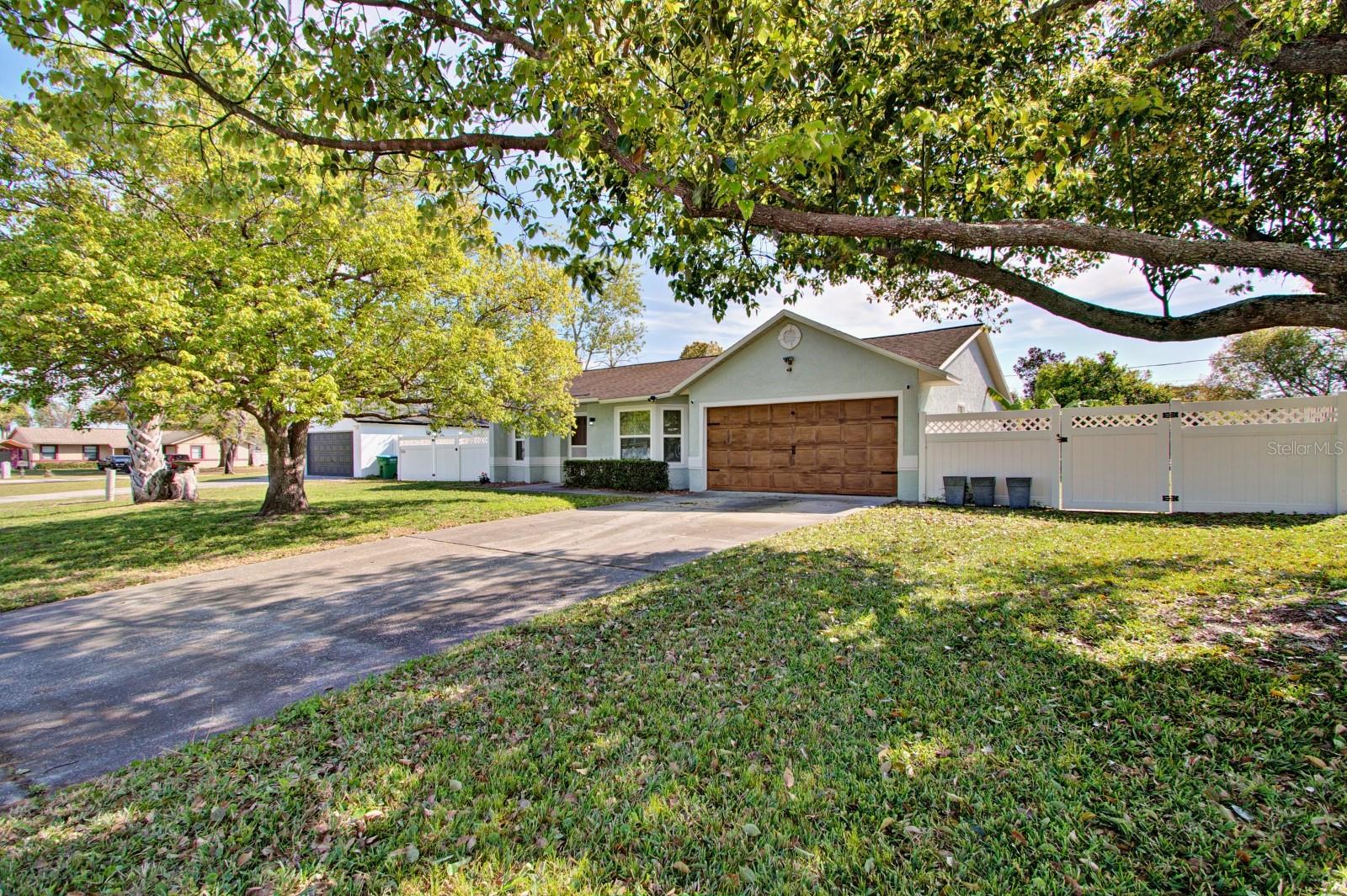 1533 Legend Ct Property Photo