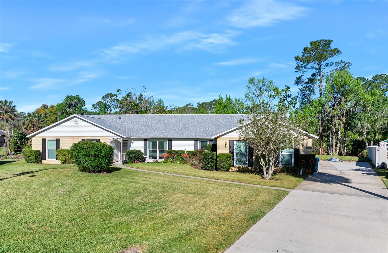 19 Twin River Dr Property Photo 1