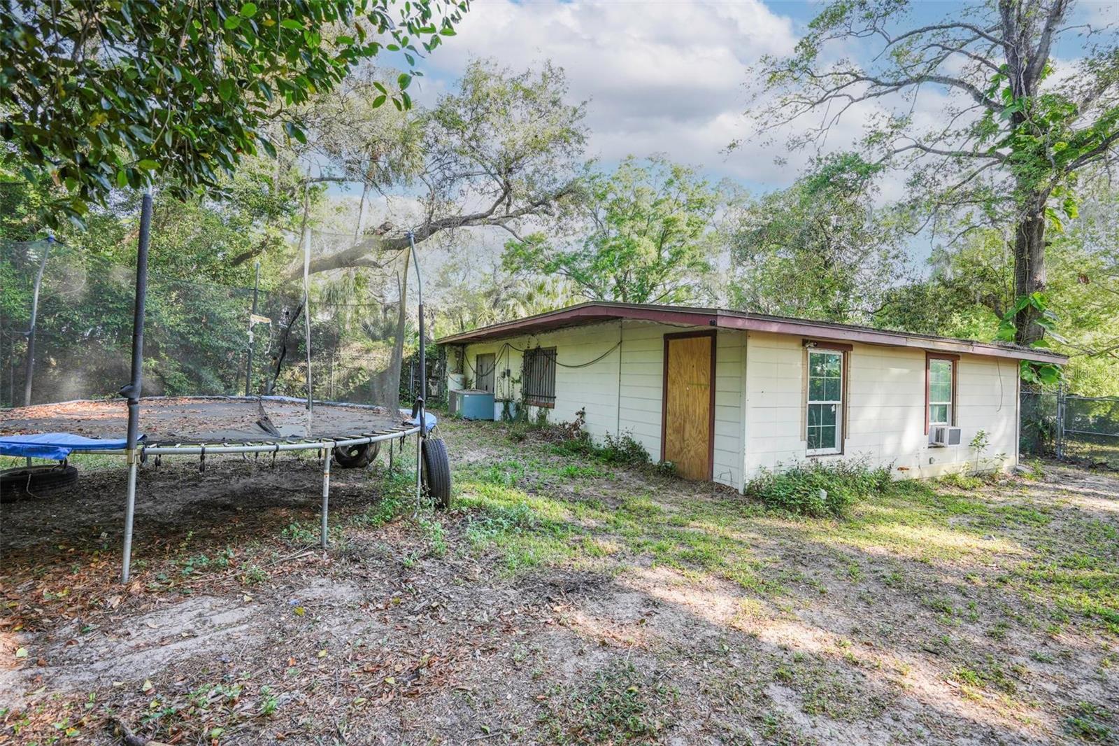 V4941760 Property Photo 30