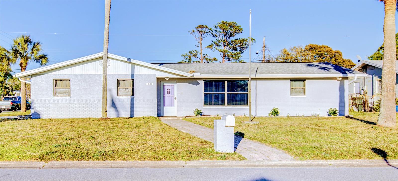 1301 Suwanee Rd Property Photo
