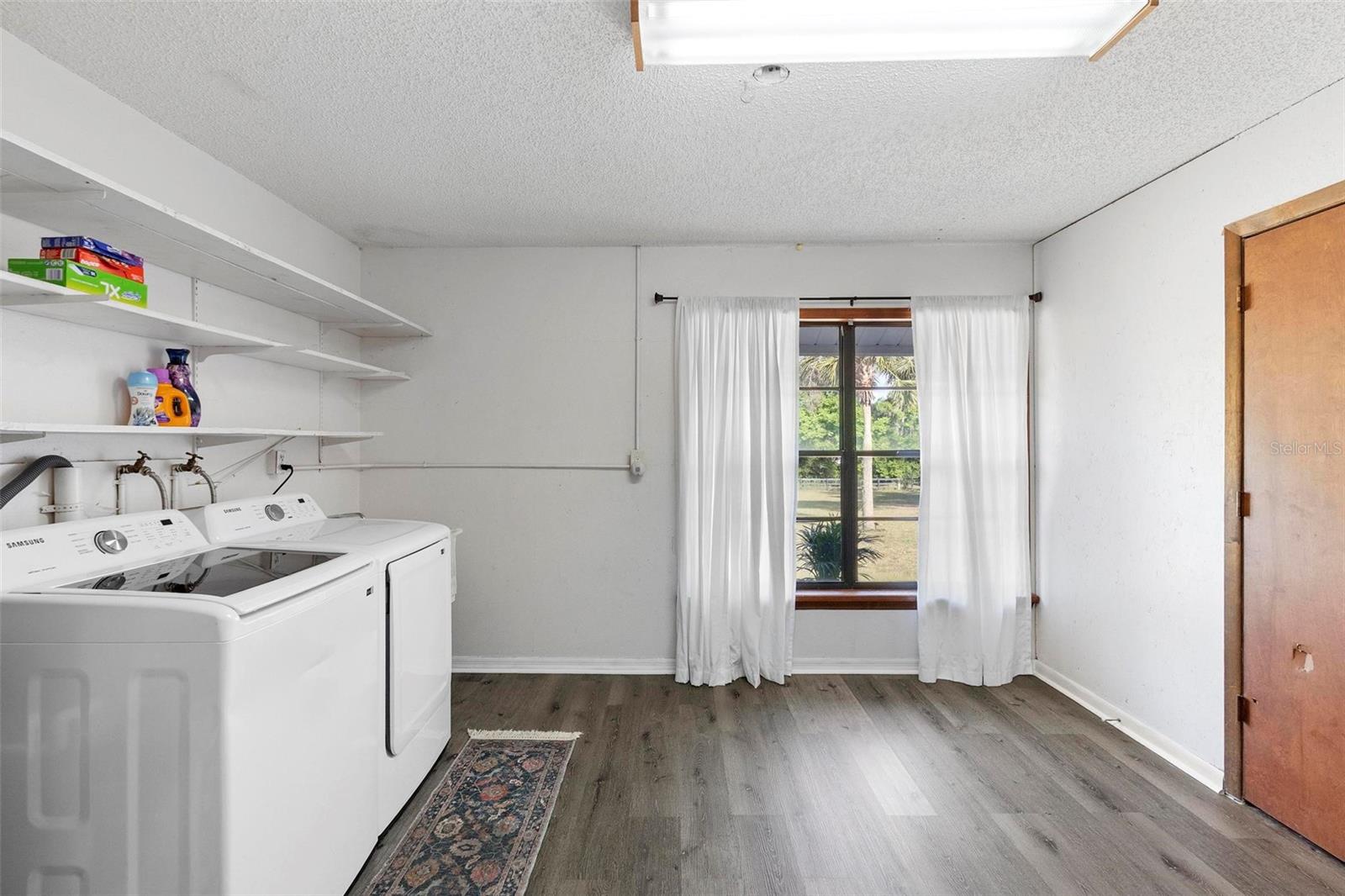 1560 S Pearl St Property Photo 33