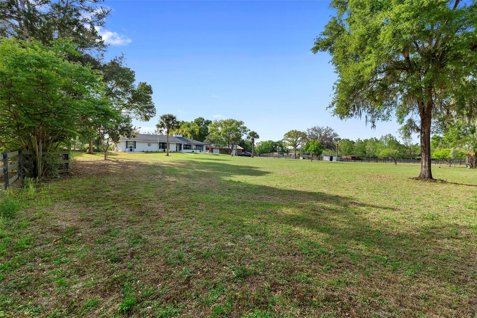 1560 S Pearl St Property Photo 39