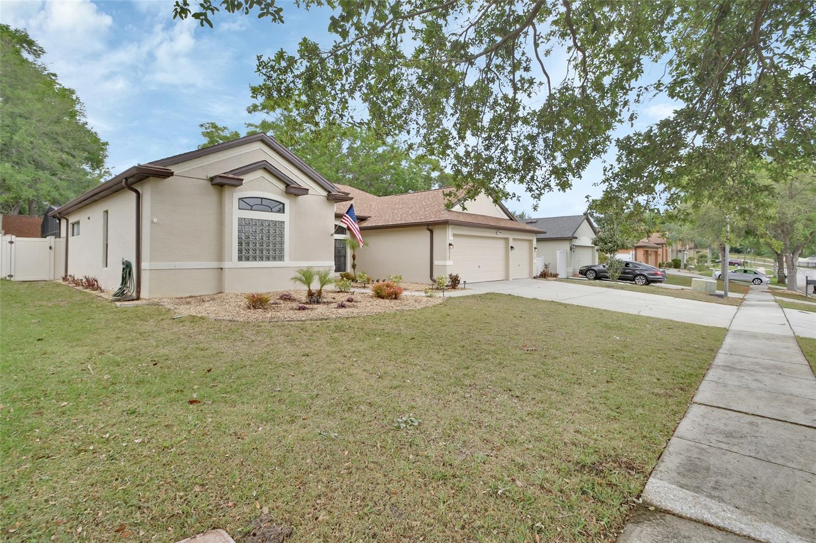1933 Oak Estates Dr Property Photo 4