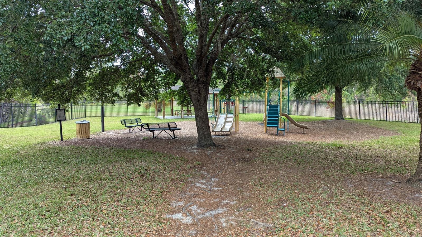 1933 Oak Estates Dr Property Photo 46