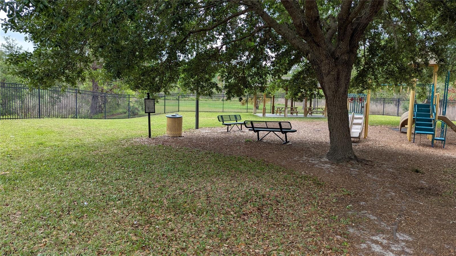 1933 Oak Estates Dr Property Photo 47