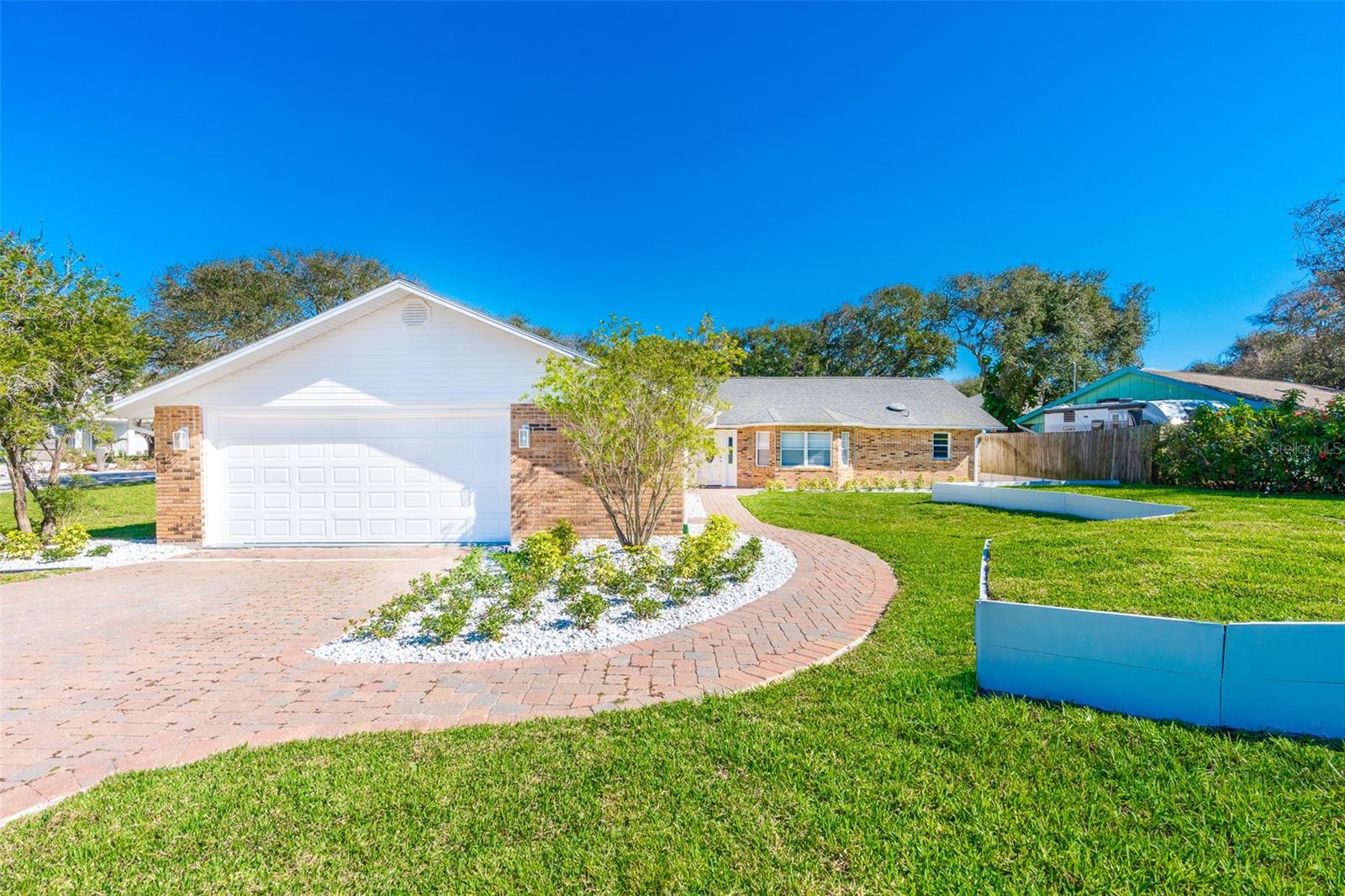 4745 Dixie Dr Property Photo