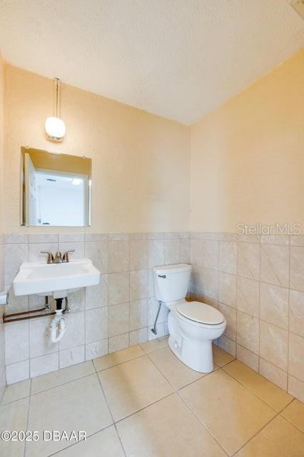 923 N Beach St Property Photo 4
