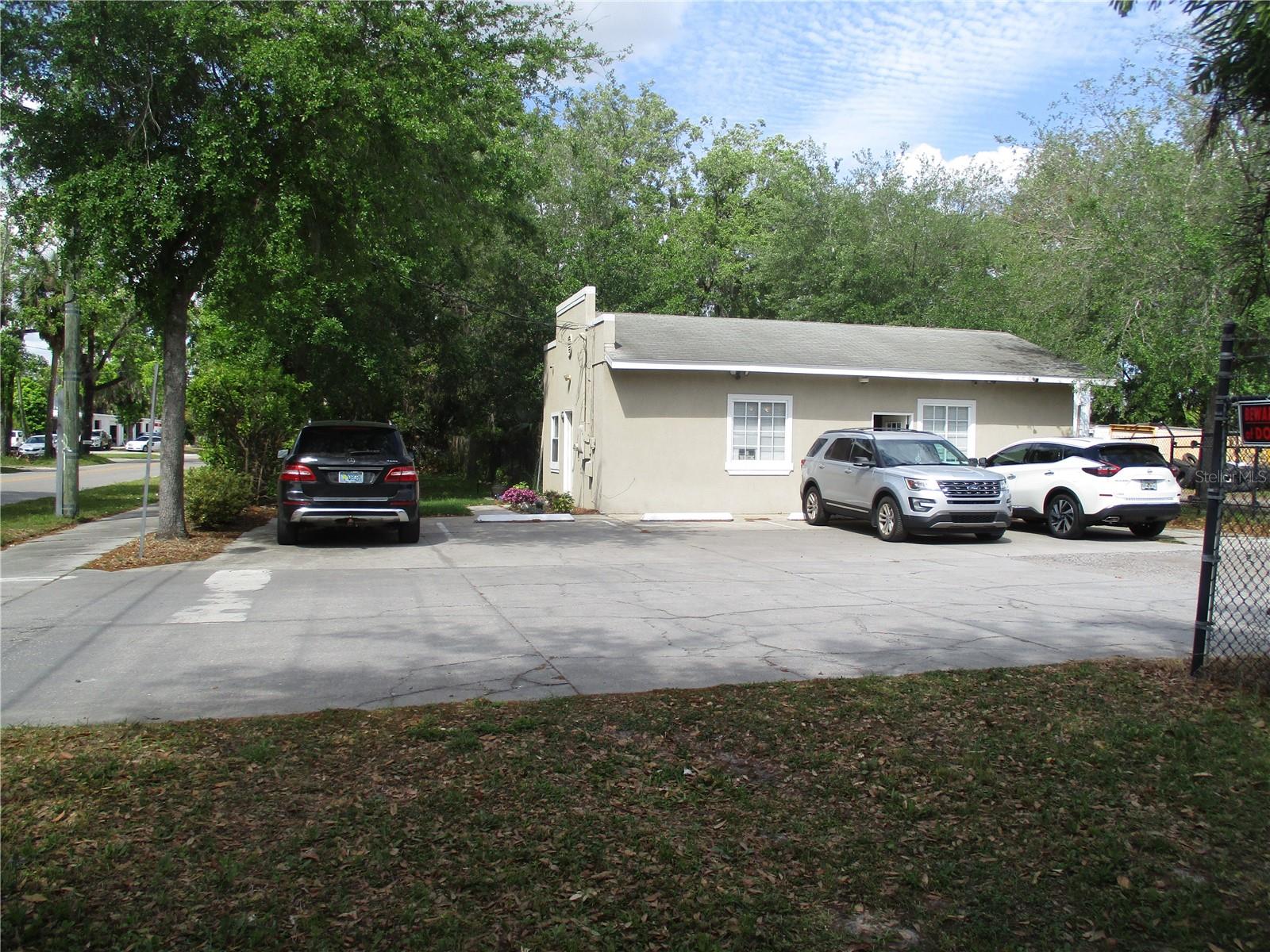 2508 Country Club Rd Property Photo 4