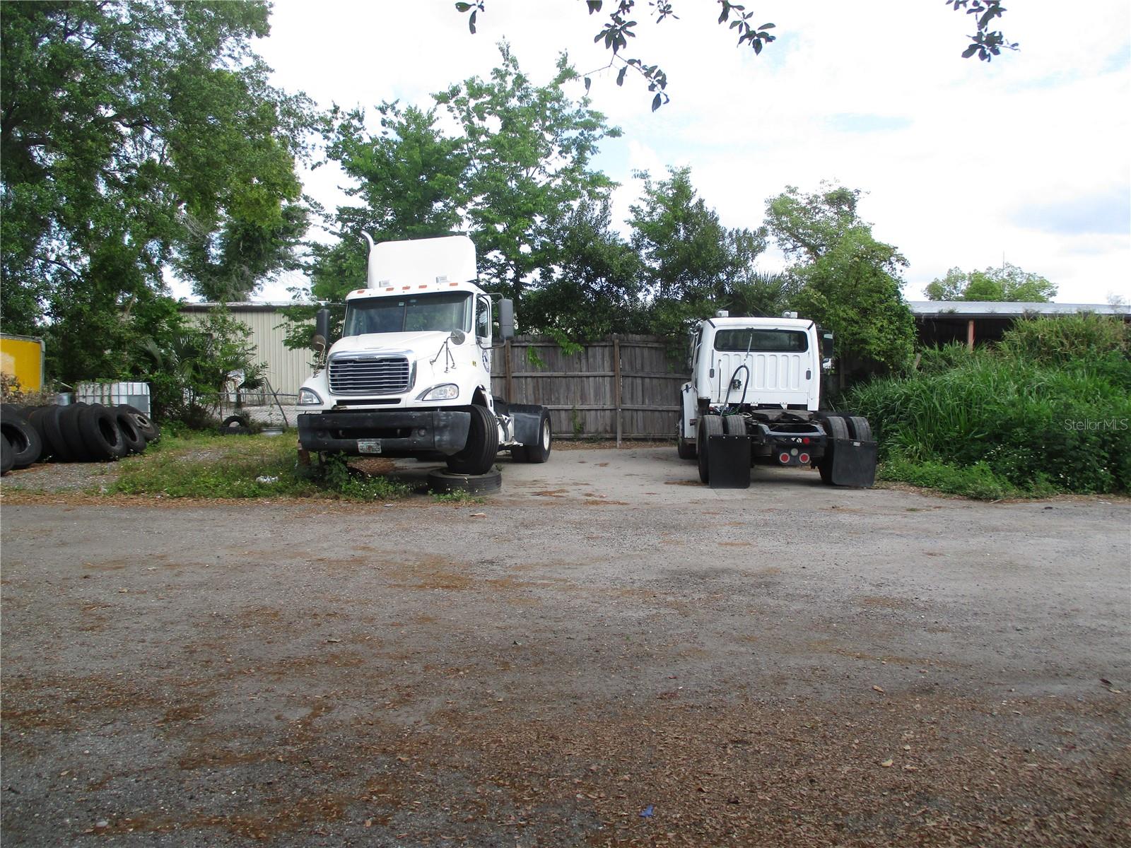 2508 Country Club Rd Property Photo 7