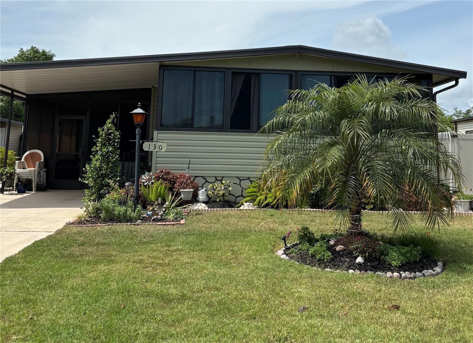 130 Oak Tree Dr Property Photo 1