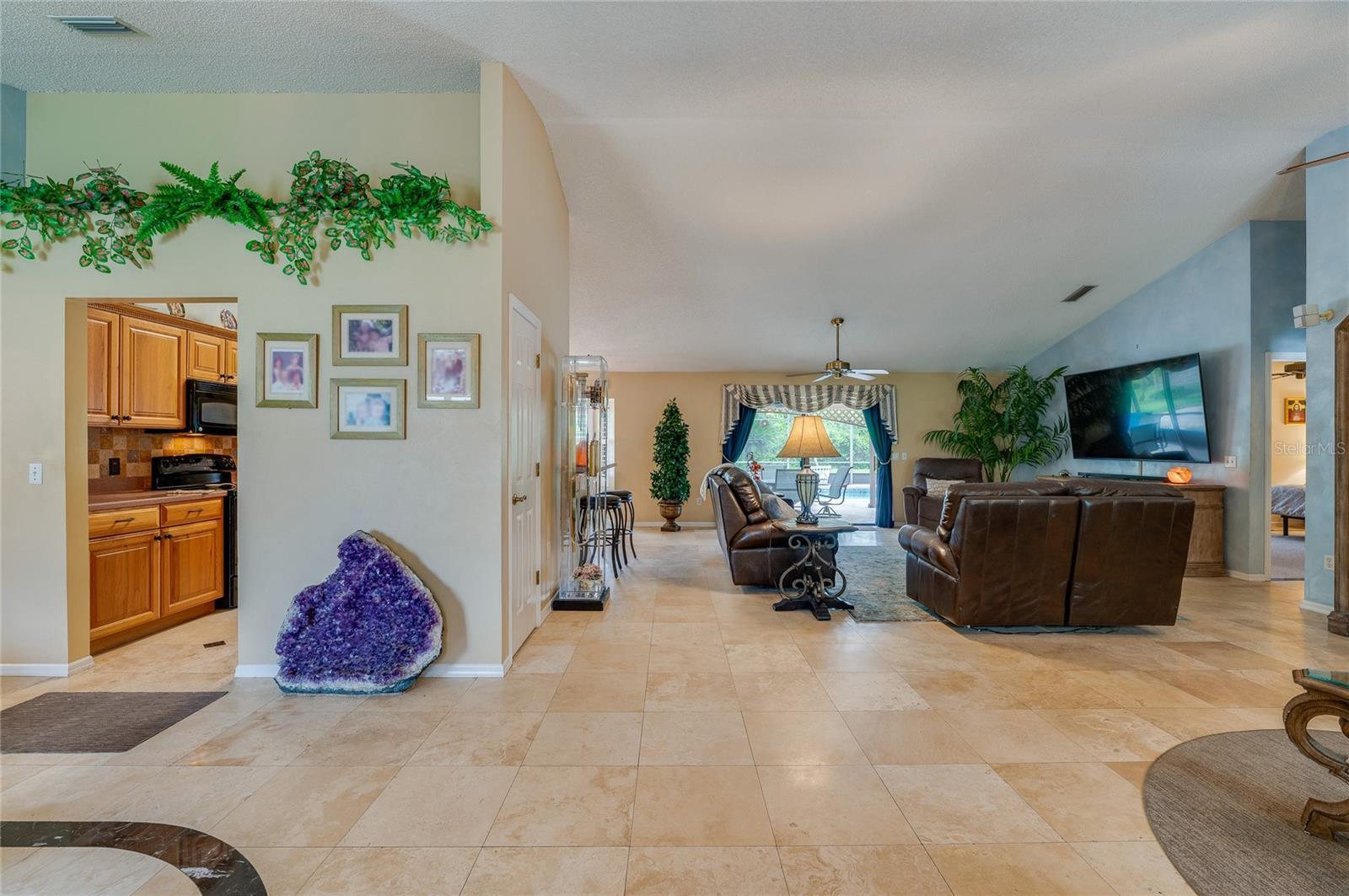 4029 N Waterbridge Cir Property Photo 4