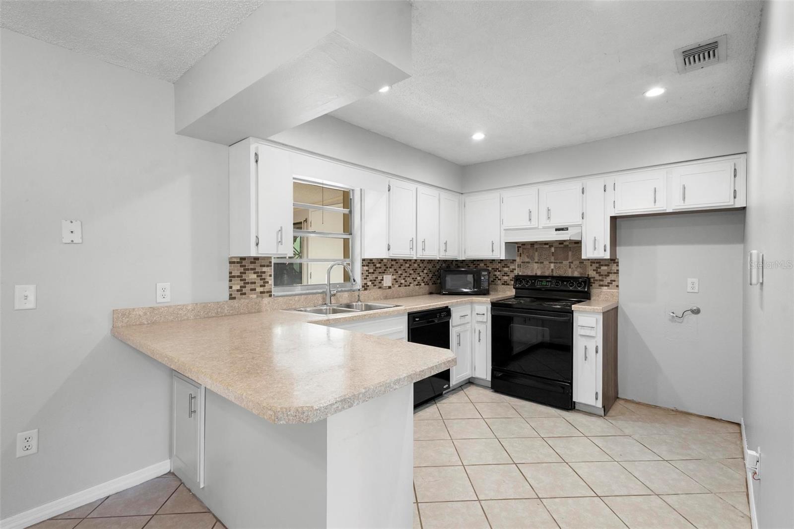 265 S Fairbairn Dr Property Photo 10