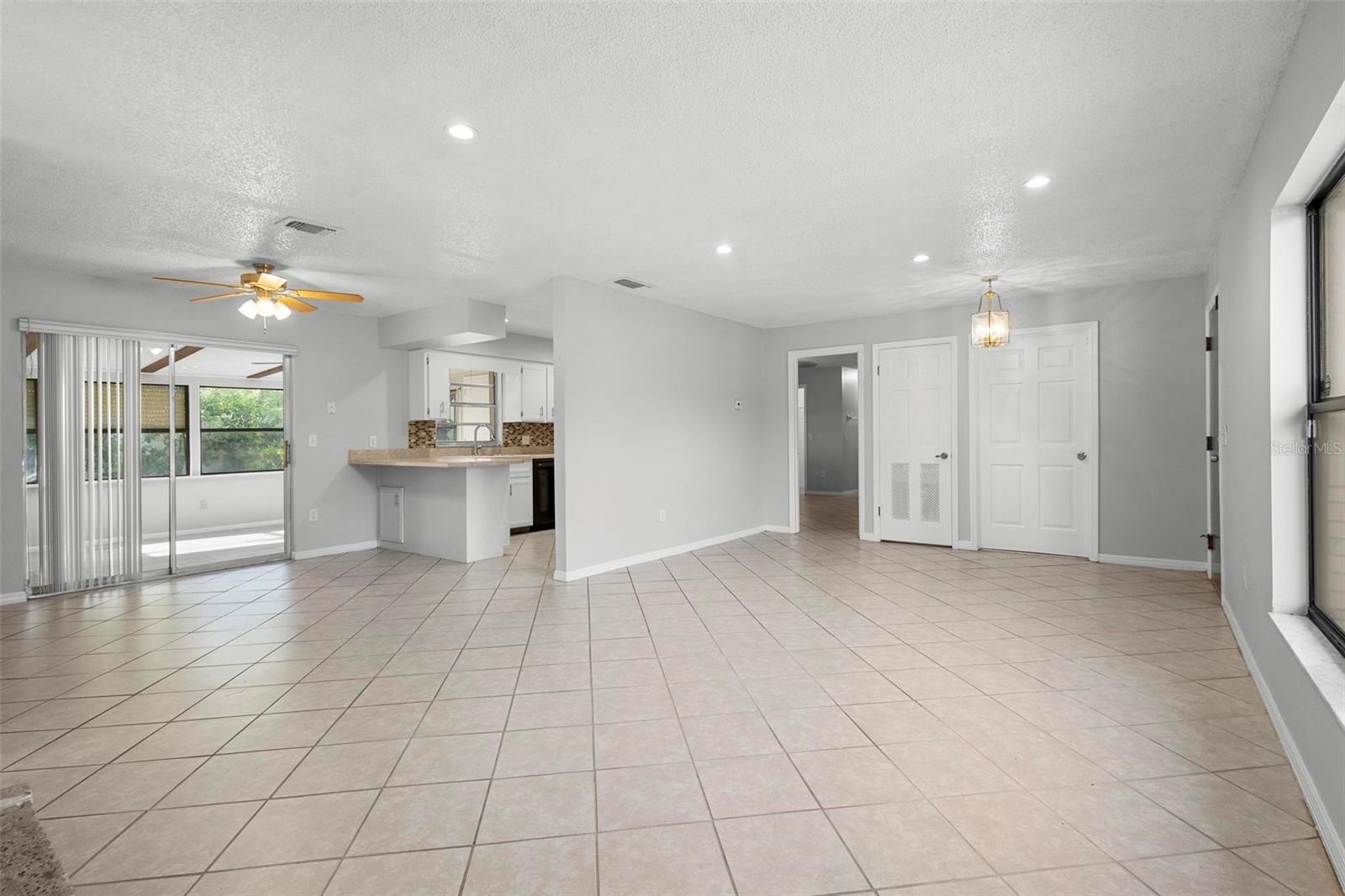 265 S Fairbairn Dr Property Photo 14
