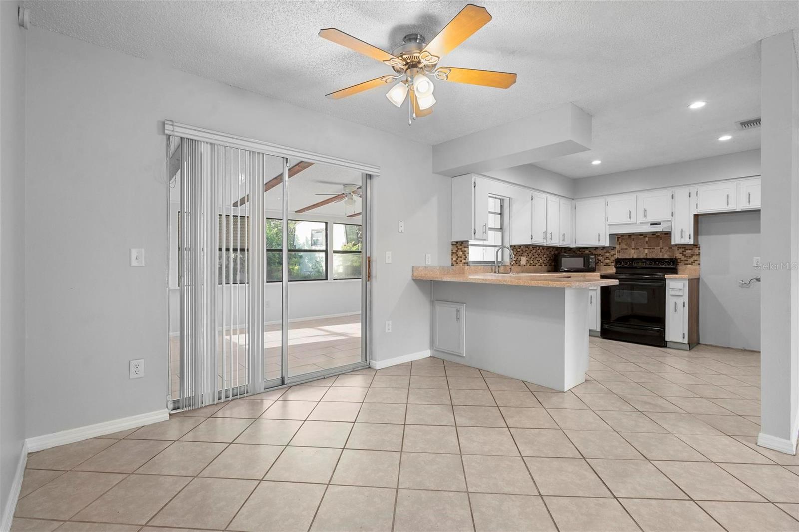 265 S Fairbairn Dr Property Photo 16