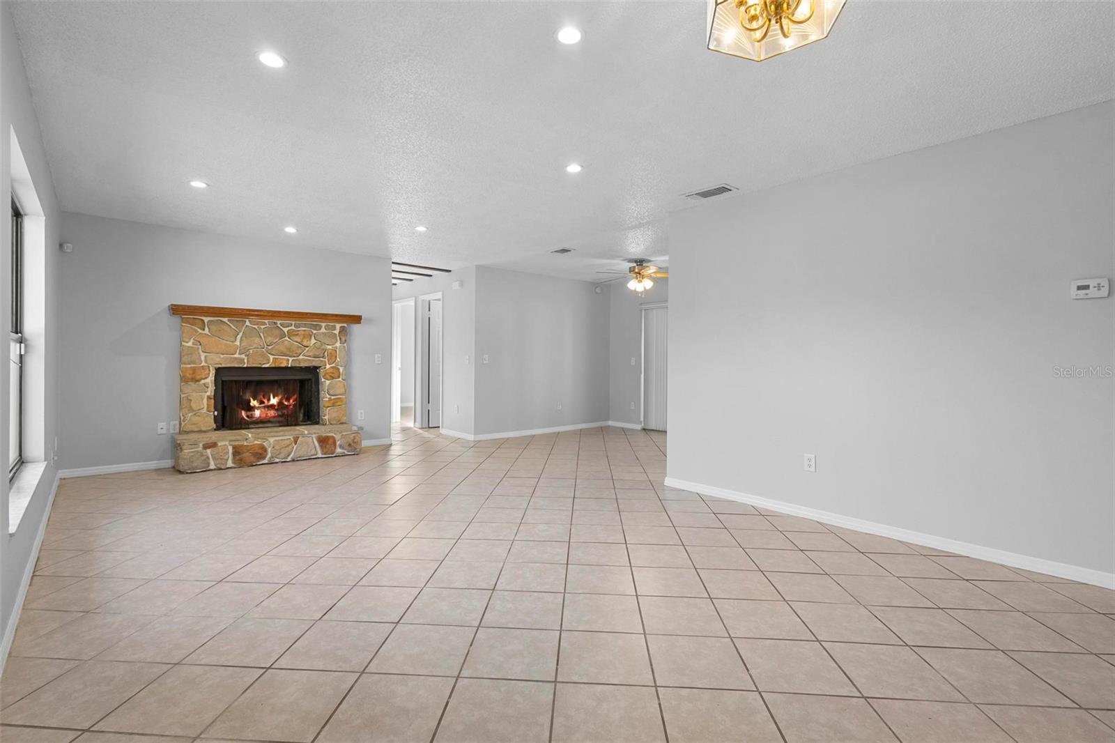 265 S Fairbairn Dr Property Photo 18