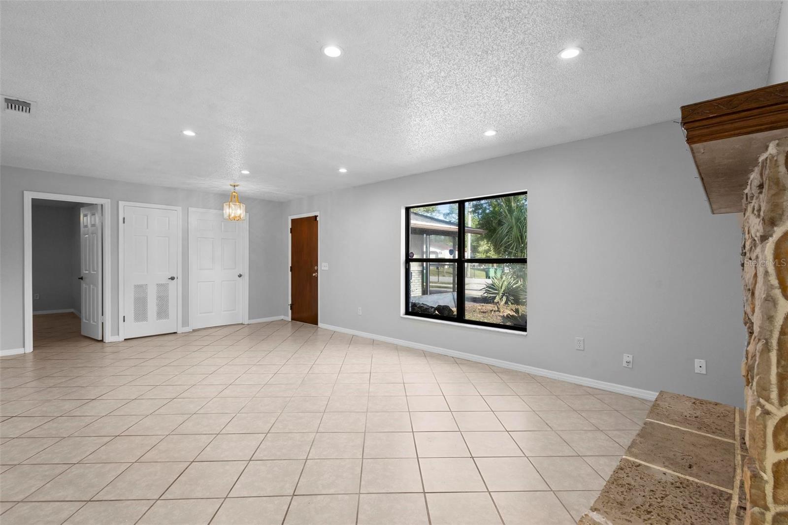 265 S Fairbairn Dr Property Photo 21