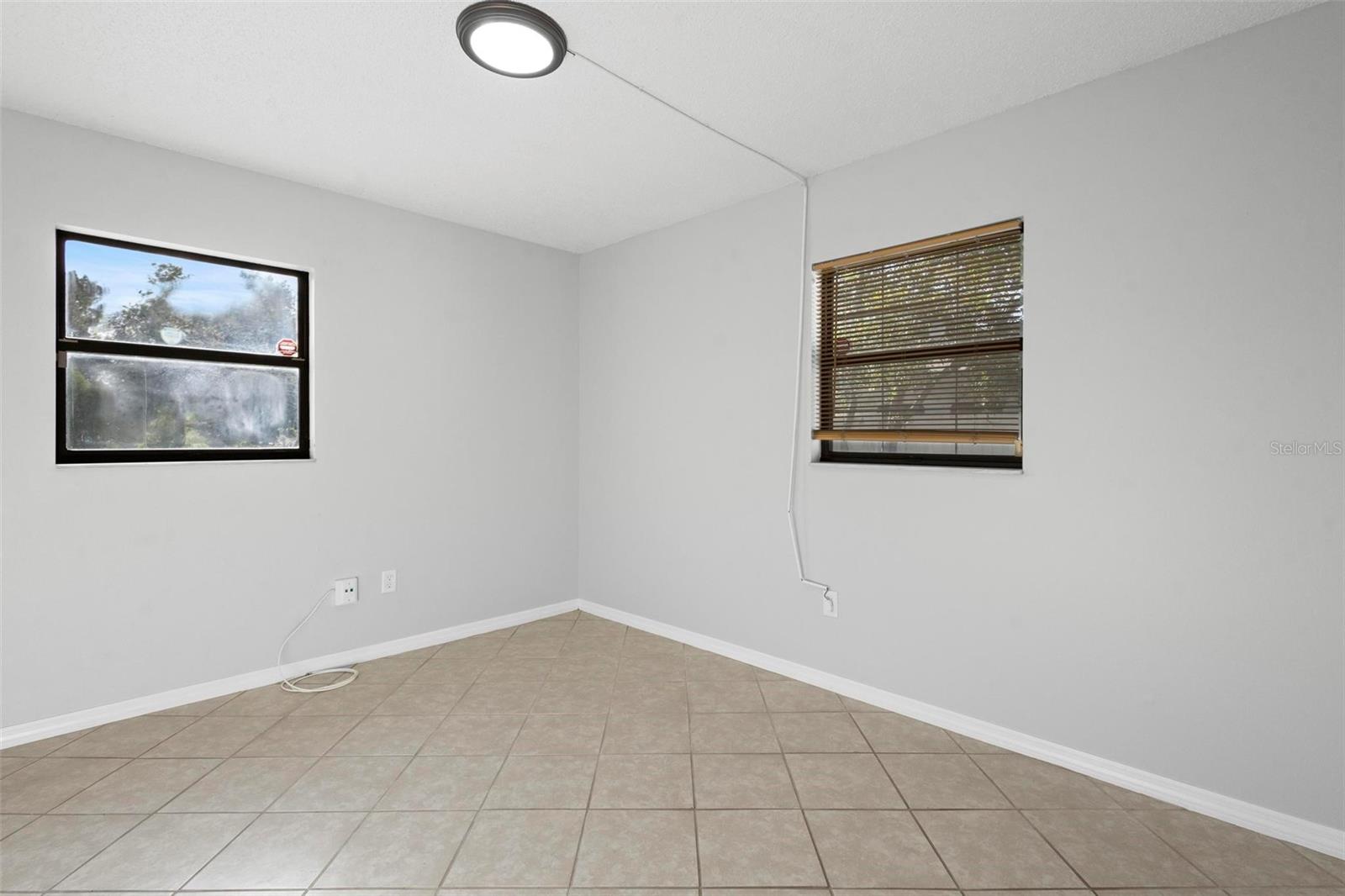 265 S Fairbairn Dr Property Photo 32