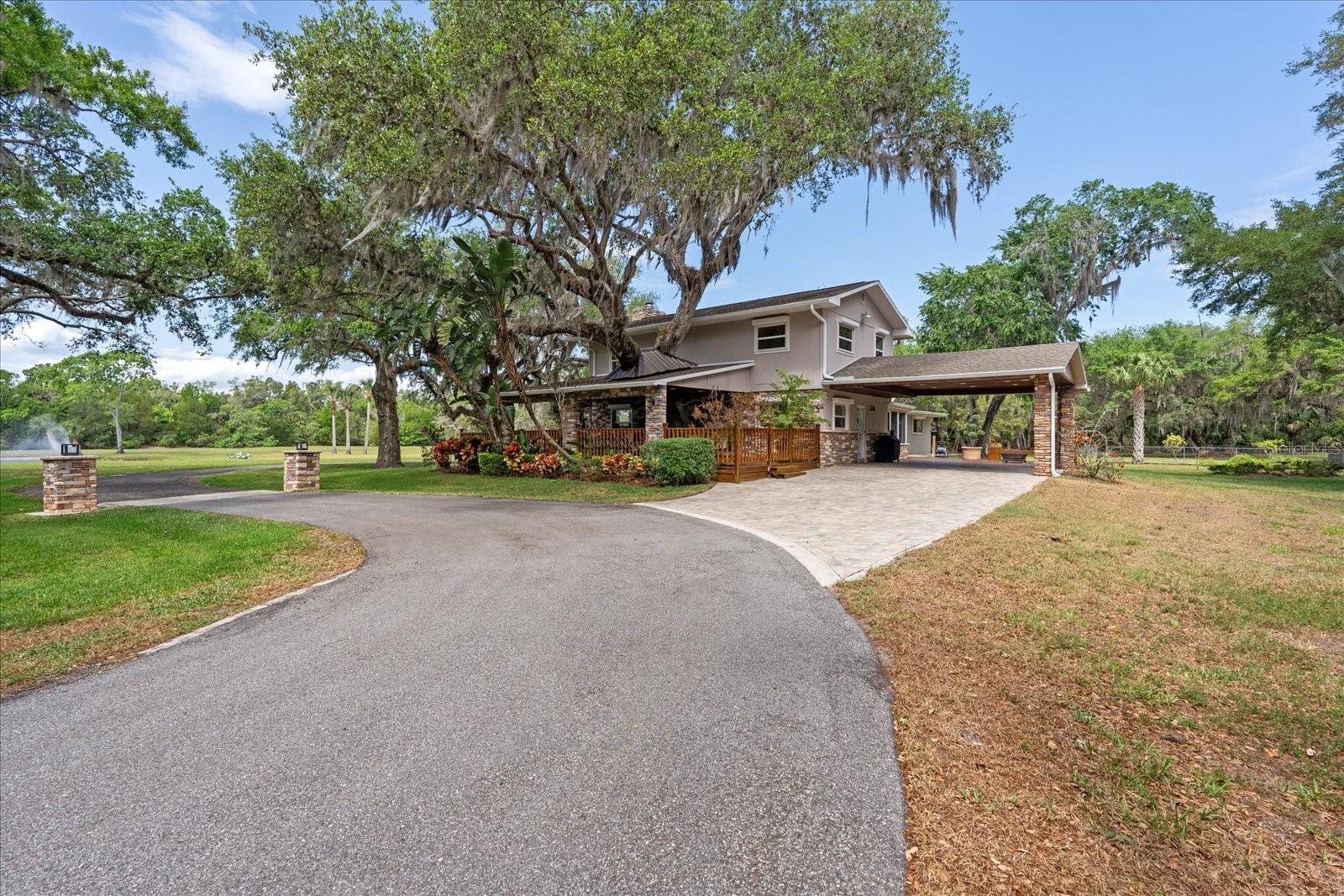 800 Hidden Oaks Ln Property Photo