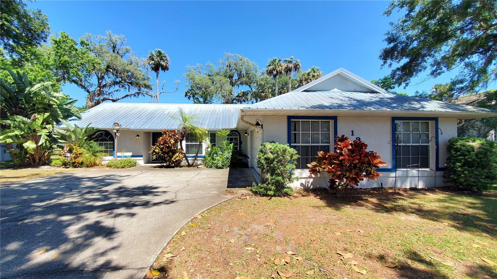 1927 Orange Tree Dr Property Photo