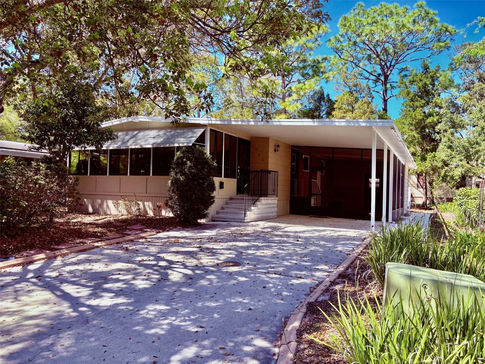 596 E Club Blvd Property Photo