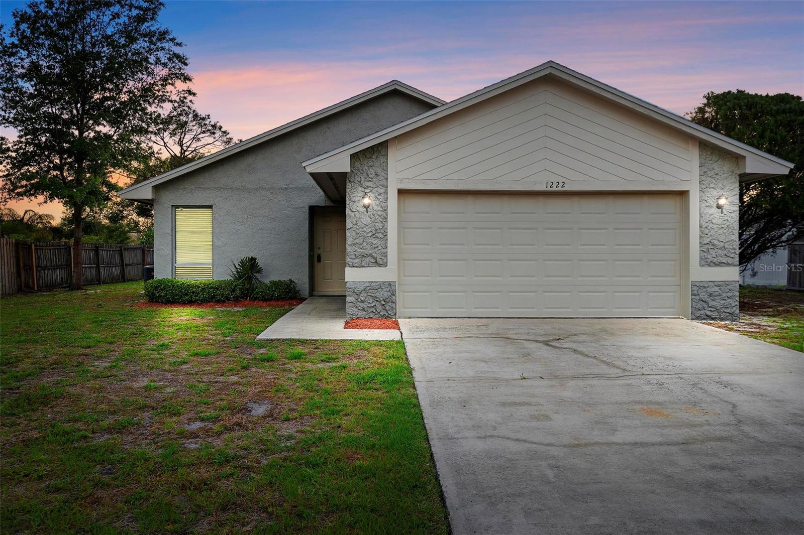 1222 Madelena Ave Property Photo
