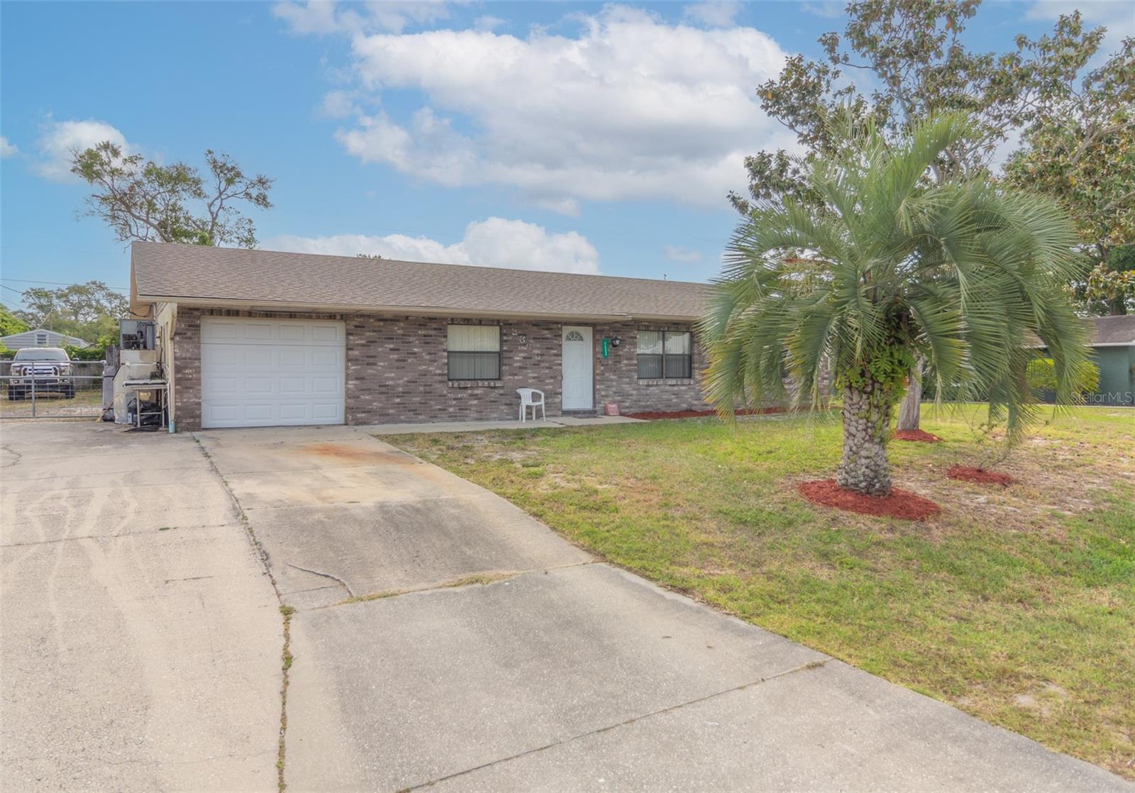 2333 Fern Palm Dr Property Photo