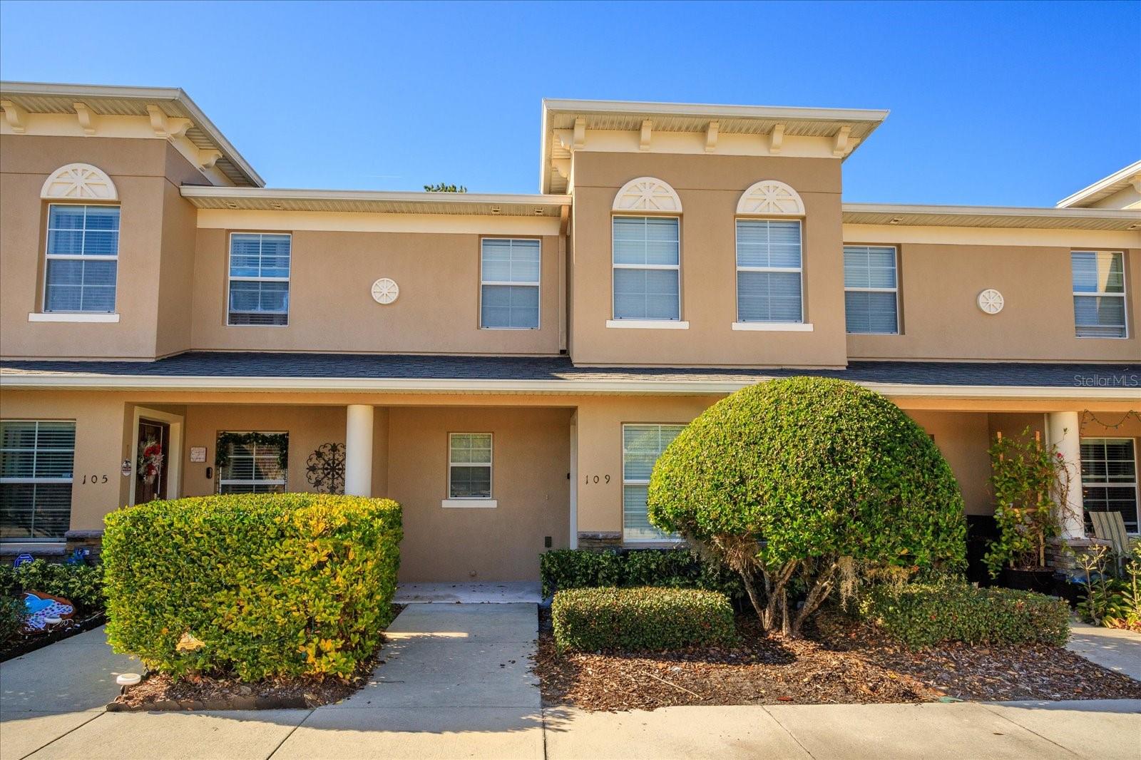 Amberlee Twnhms Real Estate Listings Main Image